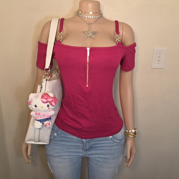 ☆Guess Pink Off-Shoulder Top☆